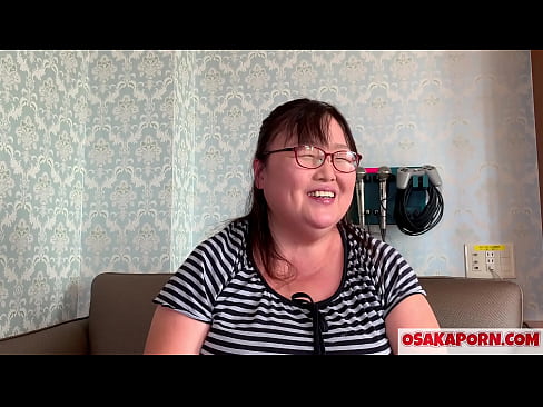 ❤️ Fette japanische Mutter zeigt ihre riesigen Titten und genießt ein Sexspielzeug. Eine 51-jährige asiatische Mutter spricht über ihre sexuellen Erfahrungen. Yukiko 1 OSAKAPORN fette Milf ️❌ Sex video bei uns ❌️